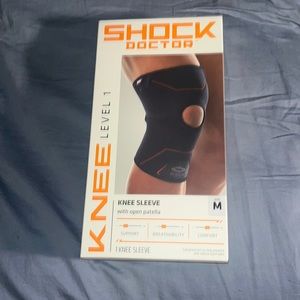 Shock doctor knee sleeve